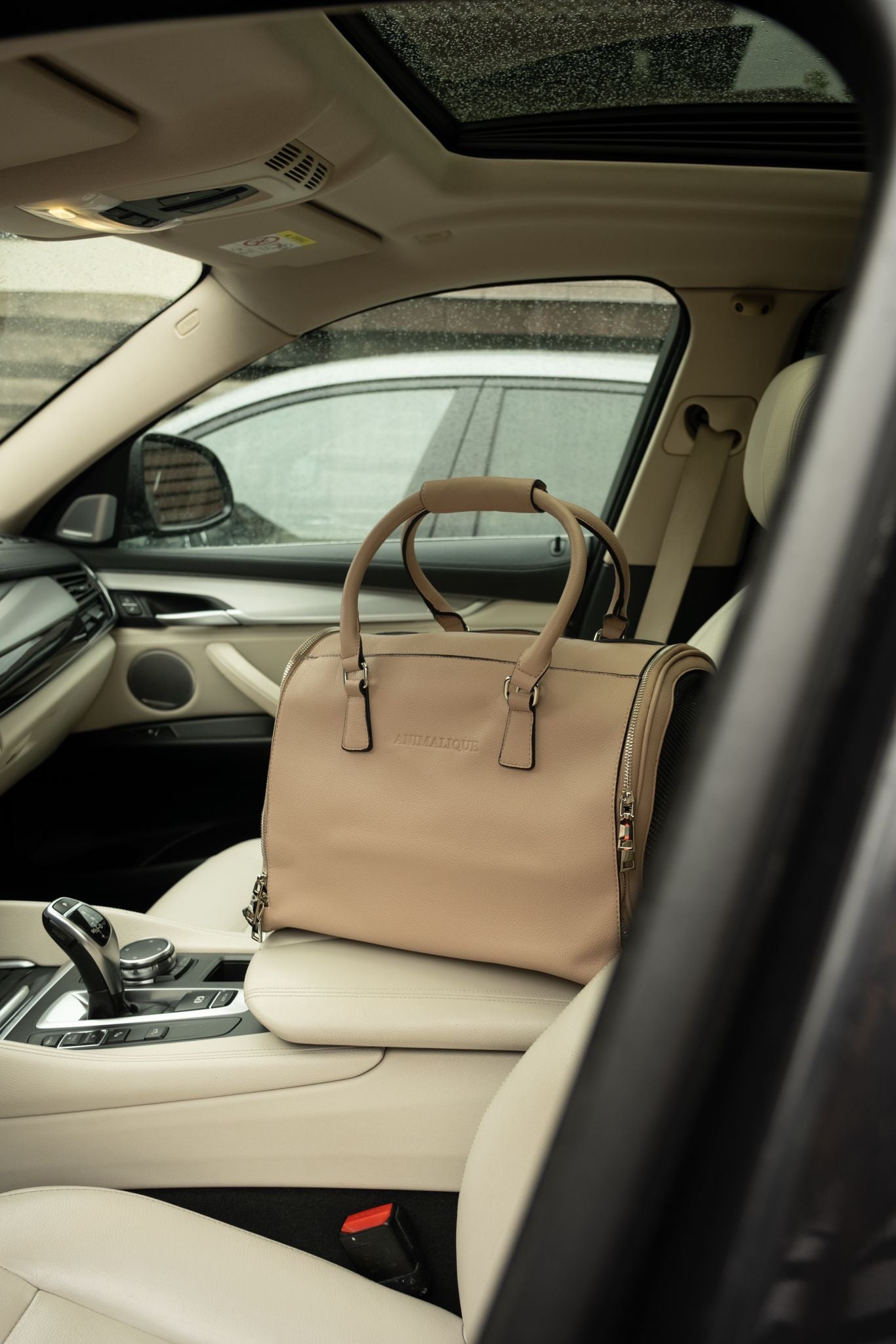 Geantă de piele pentru transportul animalelor